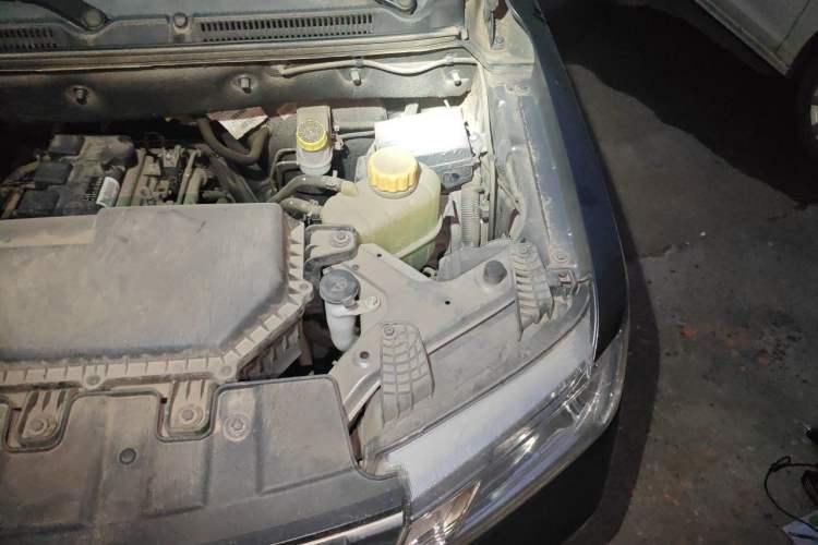 Used Wuling Zhengtu 2021 1.5L Adventure LAR Engine Bay Left