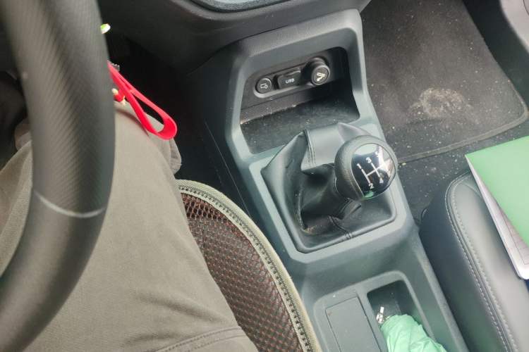 Used Wuling Zhengtu 2021 1.5L Adventure LAR Gear Lever