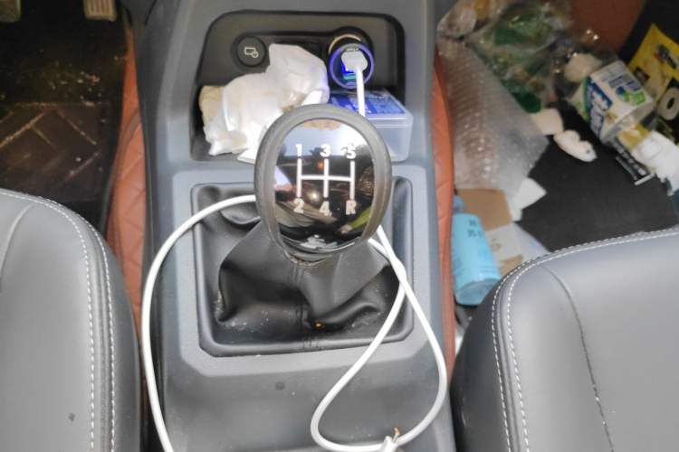 Used Wuling Zhengtu 2021 1.5L Adventure LAR Gear Lever