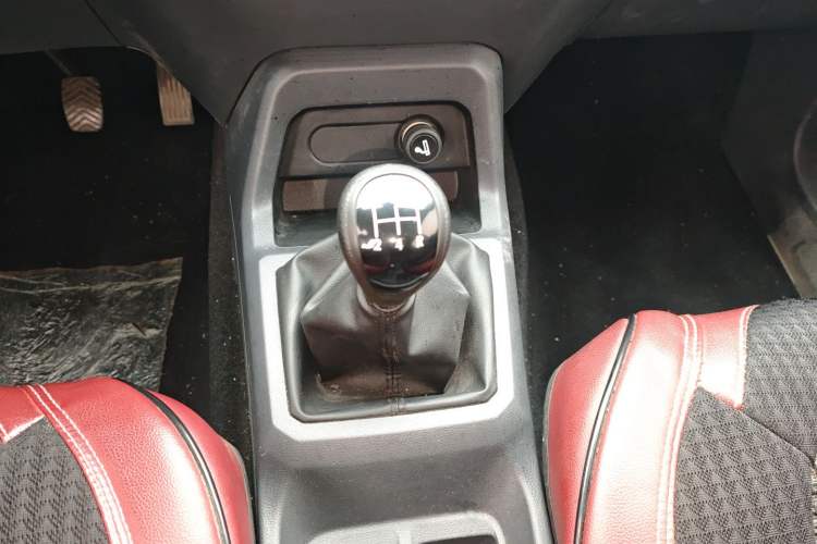 Used Wuling Zhengtu 2021 1.5L Entry-Level LAR Gear Lever