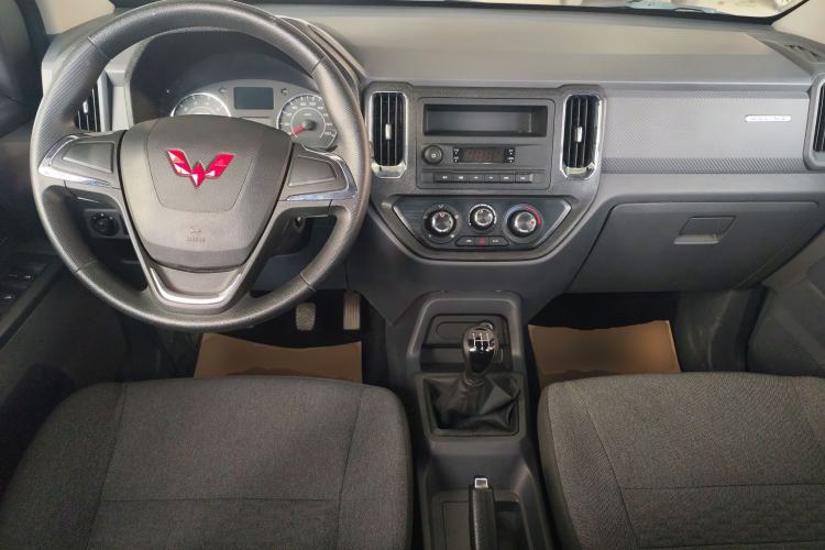 Used Wuling Zhengtu 2021 1.5L Entry-Level LAR Interior 2