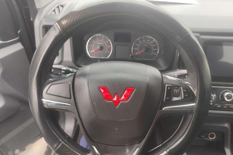 Used Wuling Zhengtu 2021 1.5L Adventure LAR Interior 2