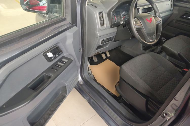Used Wuling Zhengtu 2021 1.5L Entry-Level LAR Interior 3