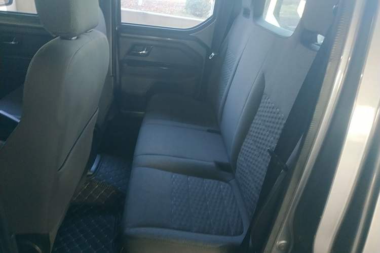 Used Wuling Zhengtu 2021 1.5L Entry-Level LAR Interior 4