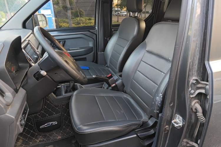 Used Wuling Zhengtu 2021 1.5L Adventure LAR Left Front Seat