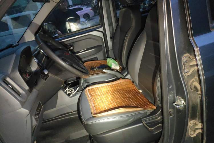 Used Wuling Zhengtu 2021 1.5L Adventure LAR Left Front Seat