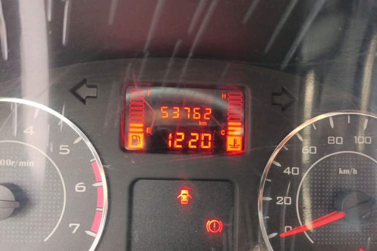 Used Wuling Zhengtu 2021 1.5L Adventure LAR Odometer Close Up