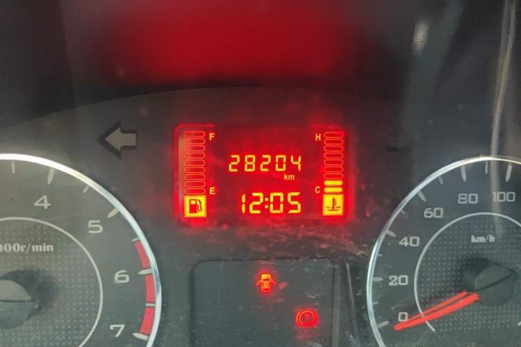 Used Wuling Zhengtu 2021 1.5L Adventure LAR Odometer Close Up