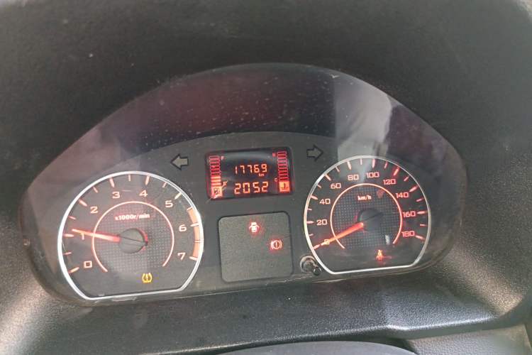 Used Wuling Zhengtu 2021 1.5L Adventure LAR Odometer Close Up
