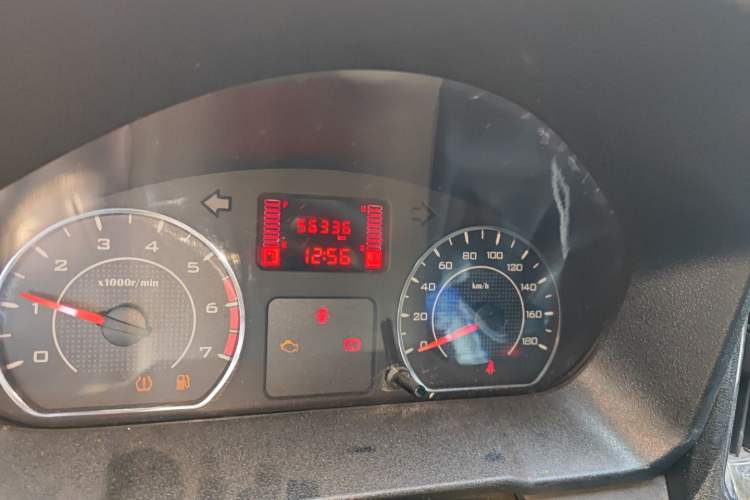Used Wuling Zhengtu 2021 1.5L Adventure LAR Odometer Close Up