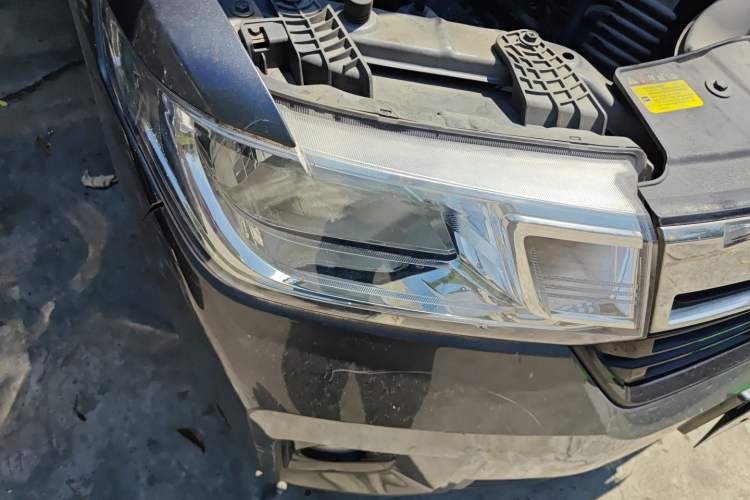 Used Wuling Zhengtu 2021 1.5L Adventure LAR Right Front Headlight