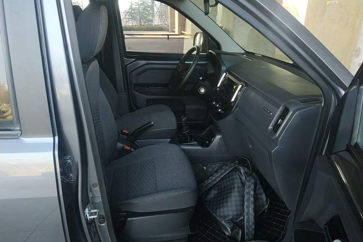 Used Wuling Zhengtu 2021 1.5L Entry-Level LAR Right Front Seat