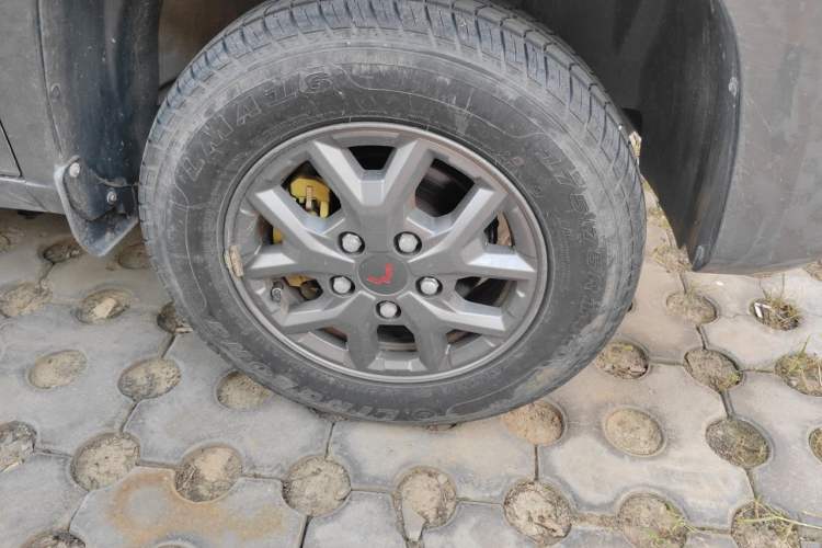Used Wuling Zhengtu 2021 1.5L Adventure LAR Right Front Wheel Hub