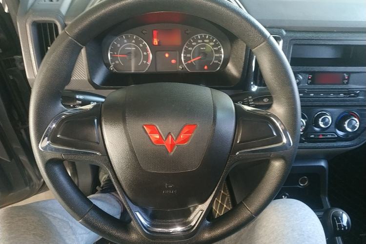 Used Wuling Zhengtu 2021 1.5L Entry-Level LAR Steering Wheel