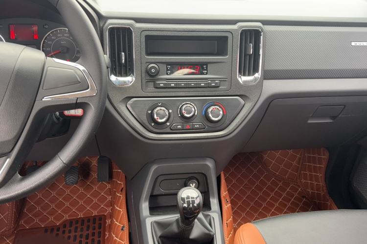 Used Wuling Zhengtu 2021 1.5L Entry-Level LAR Audio And AC Panel