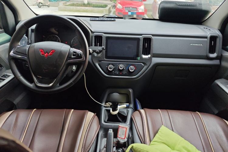 Used Wuling Zhengtu 2021 1.5L Adventure LAR Center Console