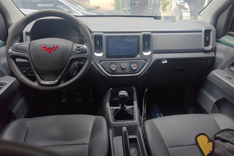 Used Wuling Zhengtu 2021 1.5L Adventure LAR Center Console