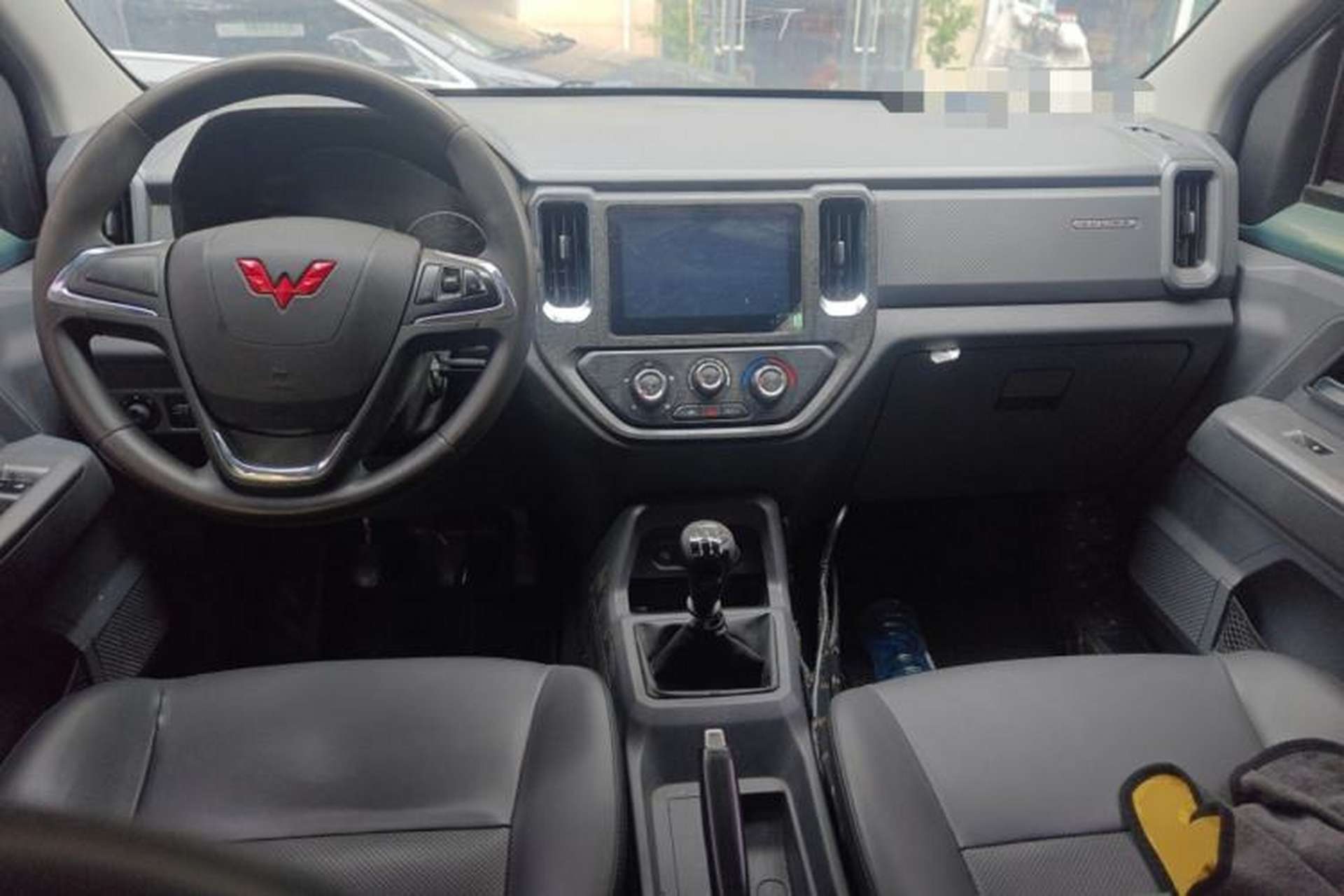 Used Wuling Zhengtu 2021 1.5L Adventure LAR Center Console