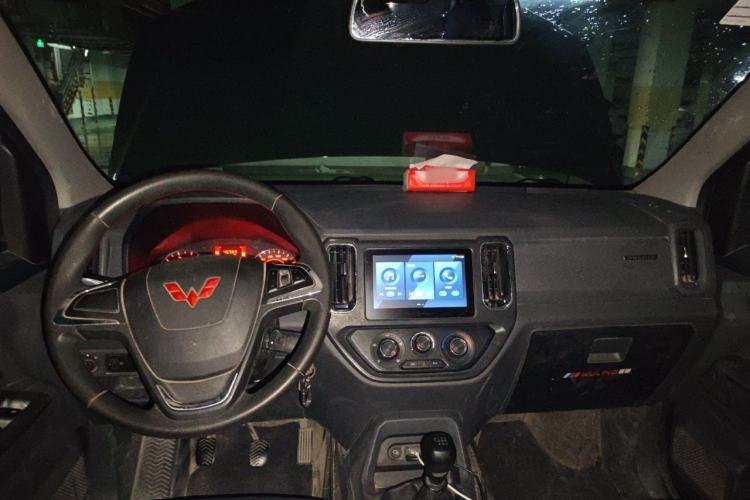 Used Wuling Zhengtu 2021 1.5L Adventure LAR Center Console