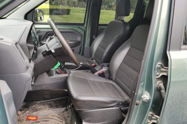 Used Wuling Zhengtu 2021 1.5L Adventure LAR Left Front Seat