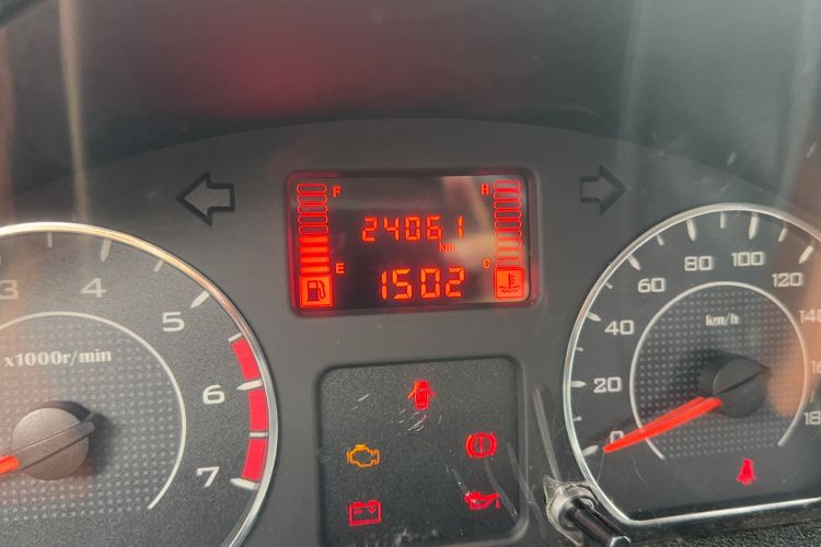 Used Wuling Zhengtu 2021 1.5L Entry-Level LAR Odometer Close Up