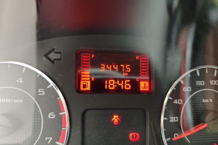 Used Wuling Zhengtu 2021 1.5L Adventure LAR Odometer Close Up