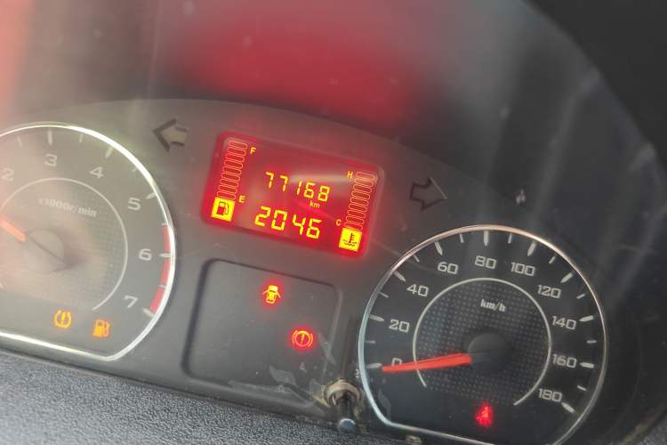 Used Wuling Zhengtu 2021 1.5L Adventure LAR Odometer Close Up