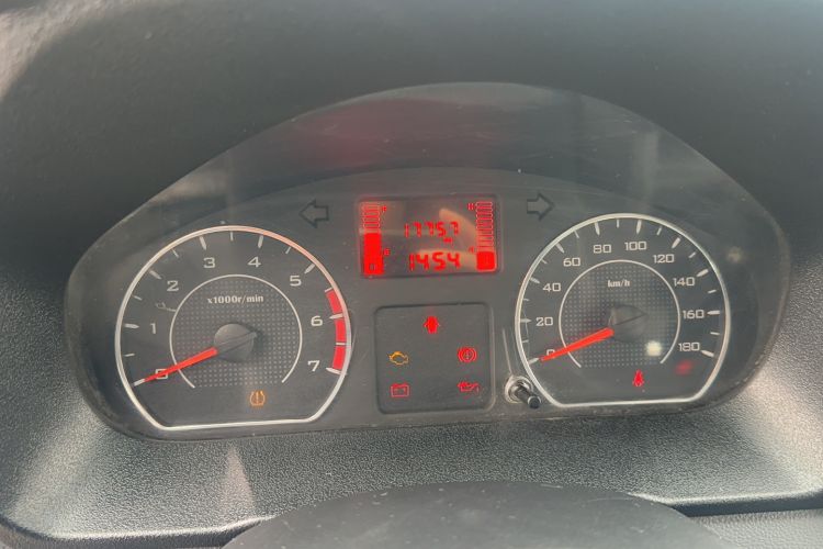 Used Wuling Zhengtu 2021 1.5L Adventure LAR Odometer Close Up