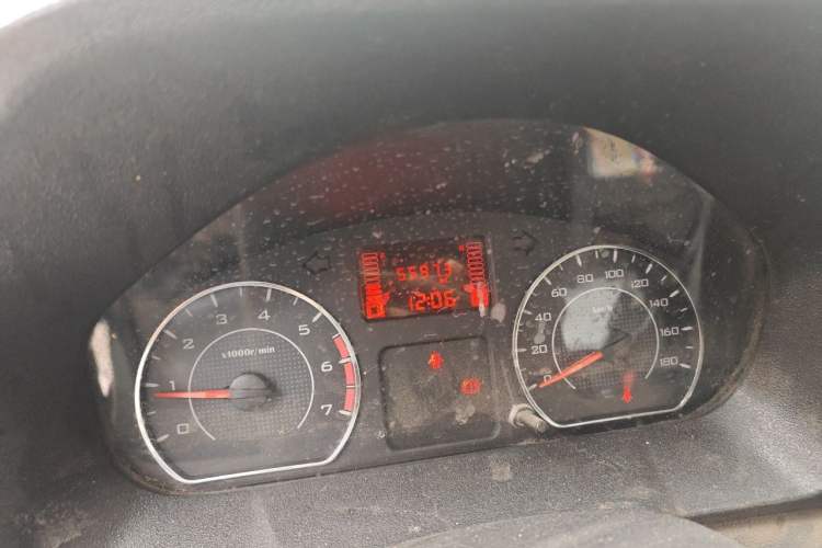 Used Wuling Zhengtu 2021 1.5L Adventure LAR Odometer Close Up