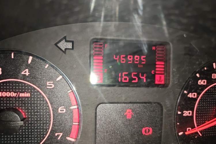 Used Wuling Zhengtu 2021 1.5L Adventure LAR Odometer Close Up