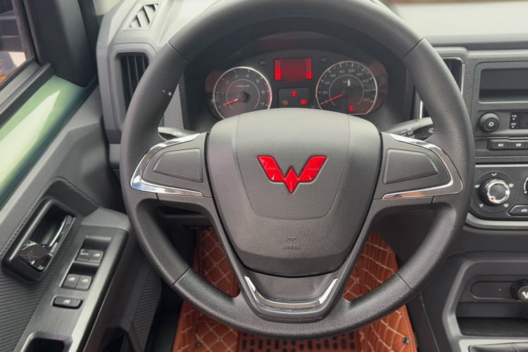 Used Wuling Zhengtu 2021 1.5L Entry-Level LAR Steering Wheel