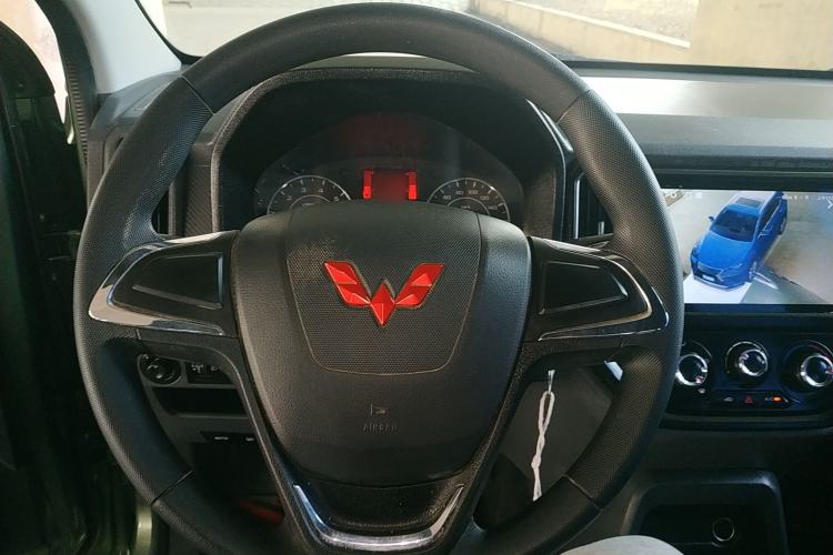 Used Wuling Zhengtu 2021 1.5L Entry-Level LAR Steering Wheel