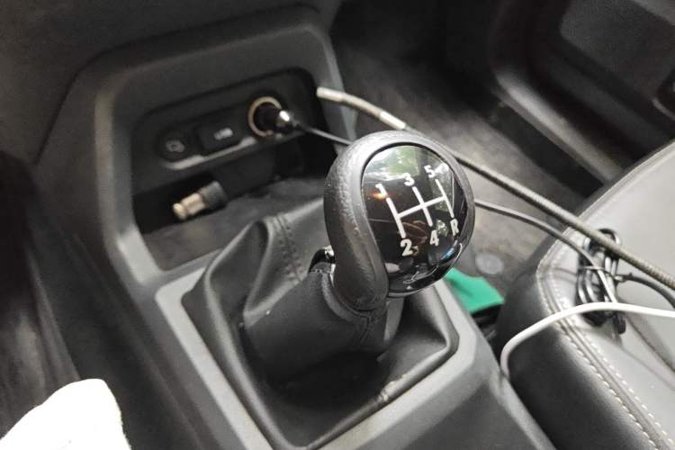 Used Wuling Zhengtu 2021 1.5L Adventure LAR Gear Lever