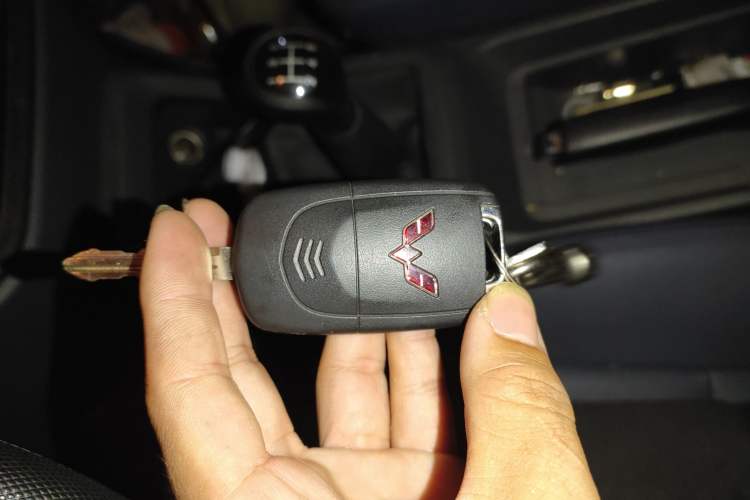 Used Wuling Zhengtu 2021 1.5L Entry-Level LAR Interior 1