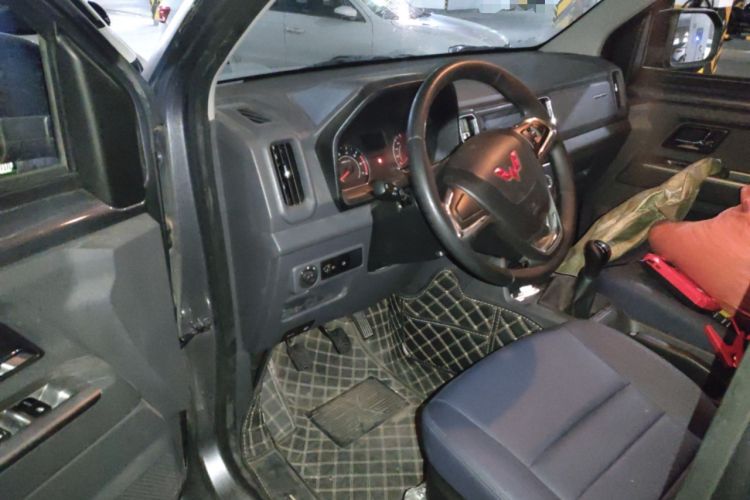Used Wuling Zhengtu 2021 1.5L Entry-Level LAR Interior 3