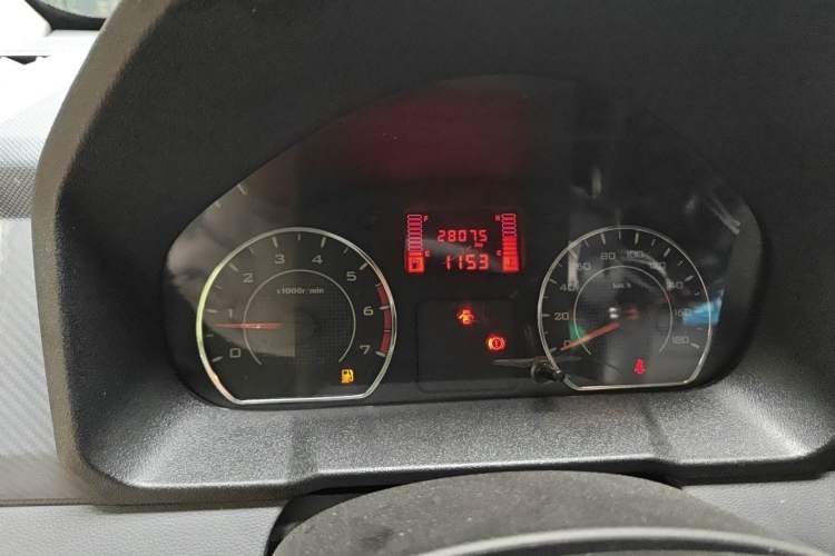 Used Wuling Zhengtu 2021 1.5L Adventure LAR Odometer Close Up