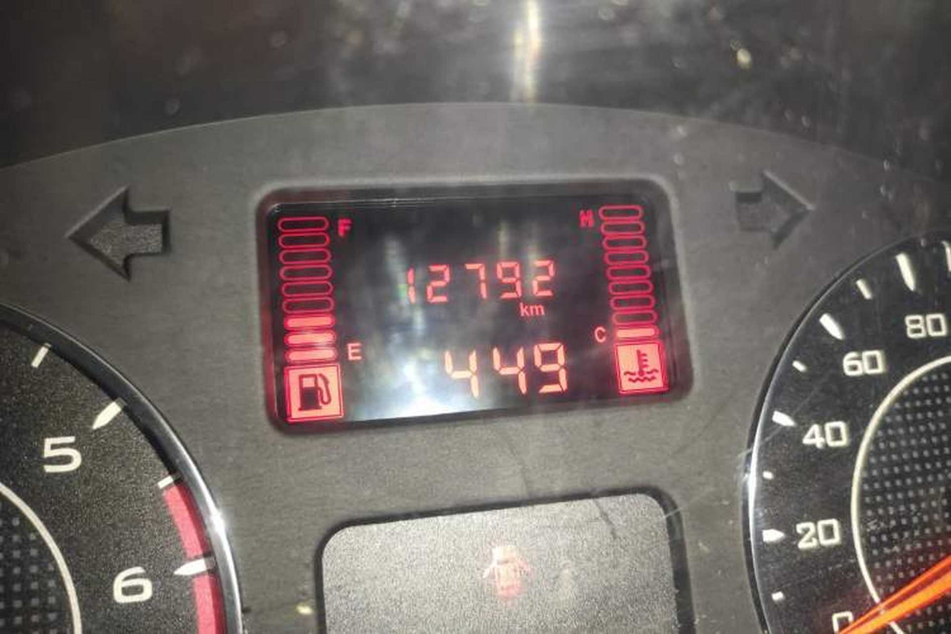 Used Wuling Zhengtu 2021 1.5L Entry-Level LAR Odometer Close Up