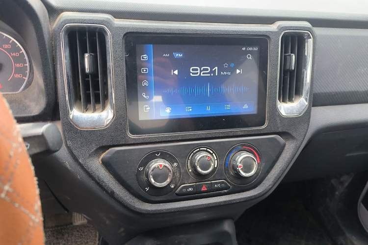 Used Wuling Zhengtu 2021 1.5L Adventure LAR Audio And AC Panel