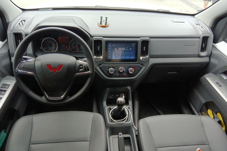 Used Wuling Zhengtu 2021 1.5L Adventure LAR Center Console