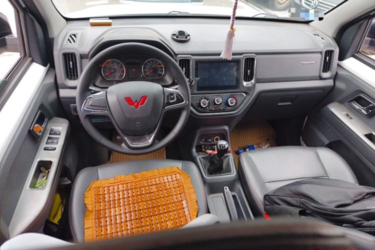 Used Wuling Zhengtu 2021 1.5L Adventure LAR Center Console