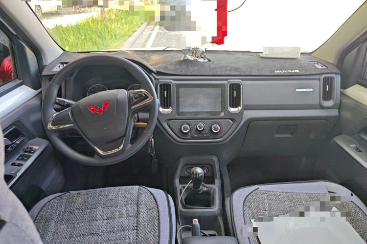 Used Wuling Zhengtu 2021 1.5L Adventure LAR Center Console