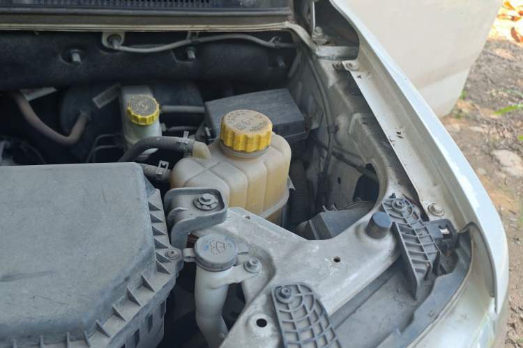 Used Wuling Zhengtu 2021 1.5L Adventure LAR Engine Bay Left