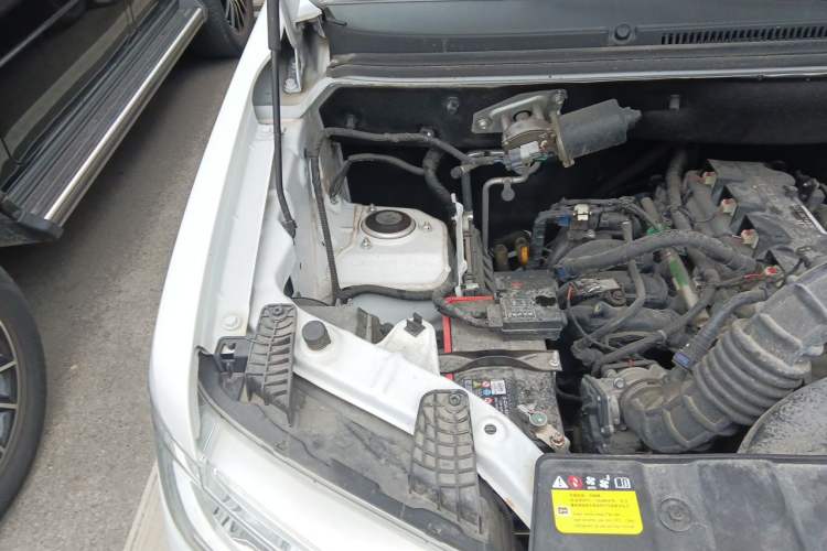 Used Wuling Zhengtu 2021 1.5L Adventure LAR Engine Bay Right