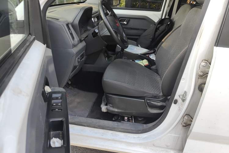 Used Wuling Zhengtu 2021 1.5L Entry-Level LAR Interior 2