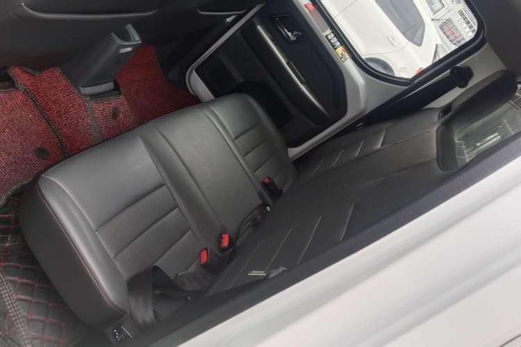 Used Wuling Zhengtu 2021 1.5L Adventure LAR Interior 5
