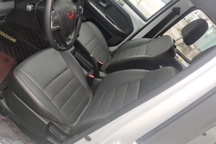 Used Wuling Zhengtu 2021 1.5L Adventure LAR Left Front Seat
