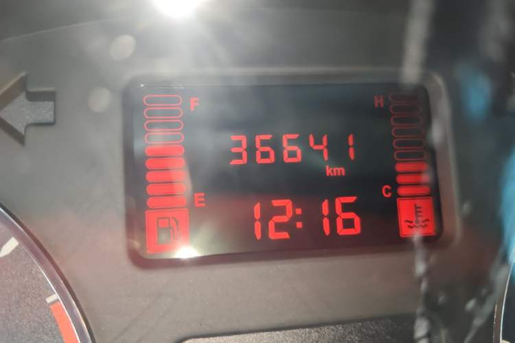 Used Wuling Zhengtu 2021 1.5L Adventure LAR Odometer Close Up