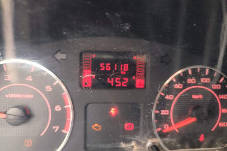 Used Wuling Zhengtu 2021 1.5L Adventure LAR Odometer Close Up