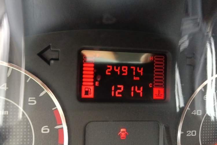 Used Wuling Zhengtu 2021 1.5L Adventure LAR Odometer Close Up