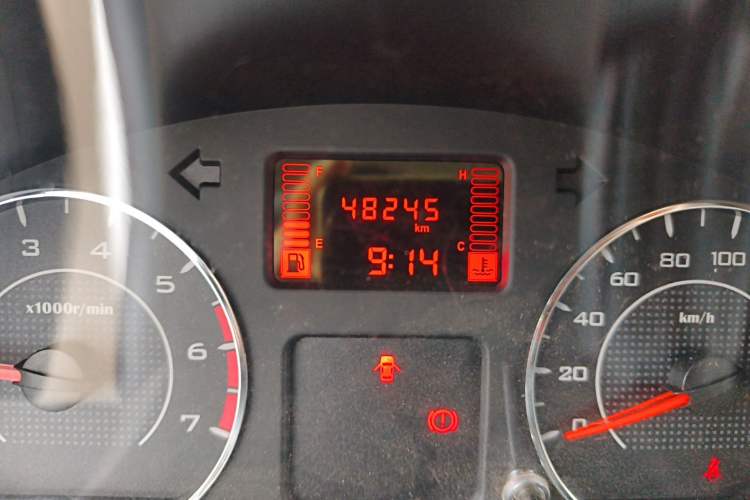 Used Wuling Zhengtu 2021 1.5L Adventure LAR Odometer Close Up